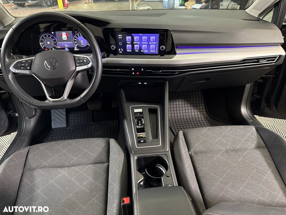 Volkswagen Golf - 10