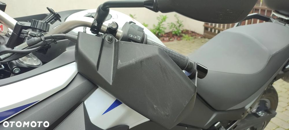 Suzuki V-STROM - 4