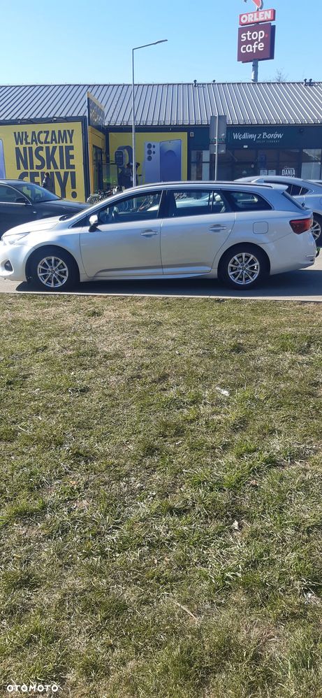 Toyota Avensis 1.6 D-4D Active - 9
