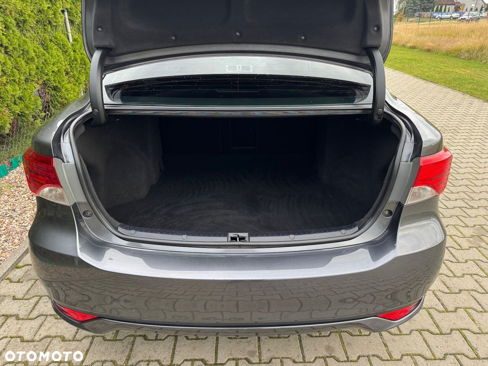 Toyota Avensis 2.0 D-4D Executive - 14