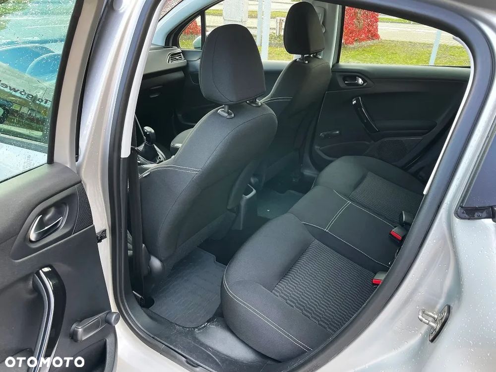 Peugeot 208 1.2 VTi Active Pack - 16