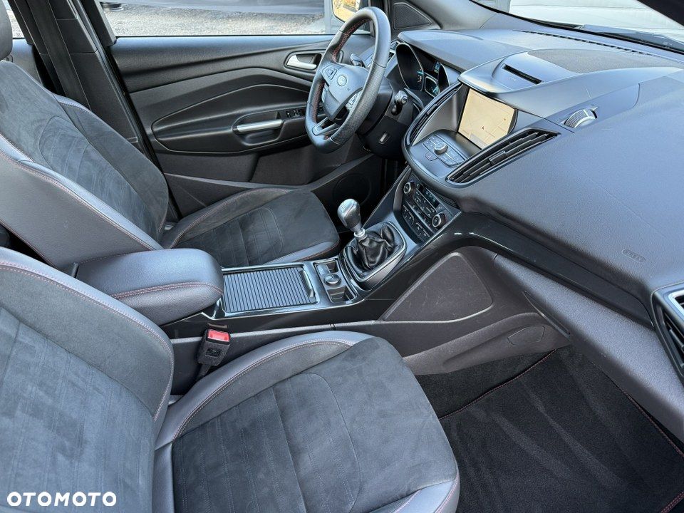 Ford Kuga 2.0 TDCi 4x4 ST-Line - 27