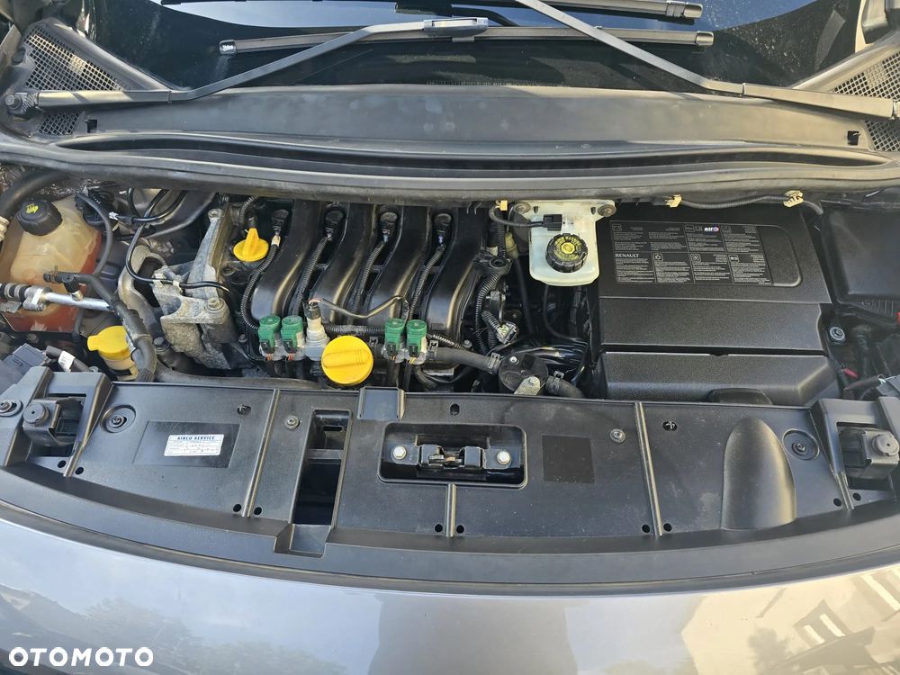 Renault Grand Scenic - 32