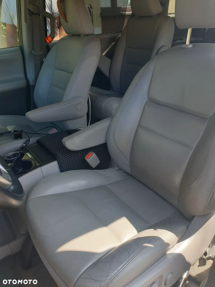 Toyota Sienna 3.5 V6 - 10