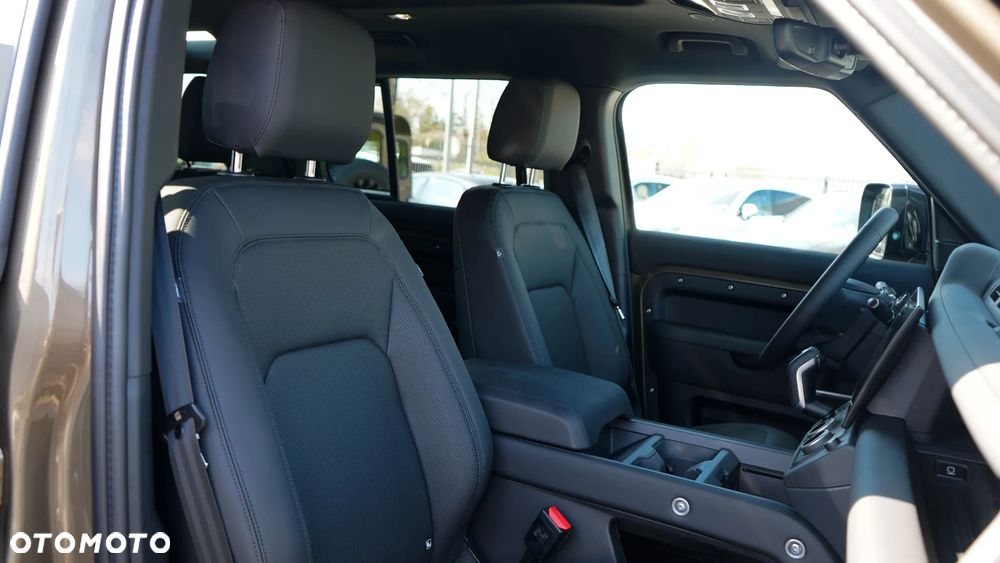 Land Rover Defender 110 D350 X-Dynamic SE - 15