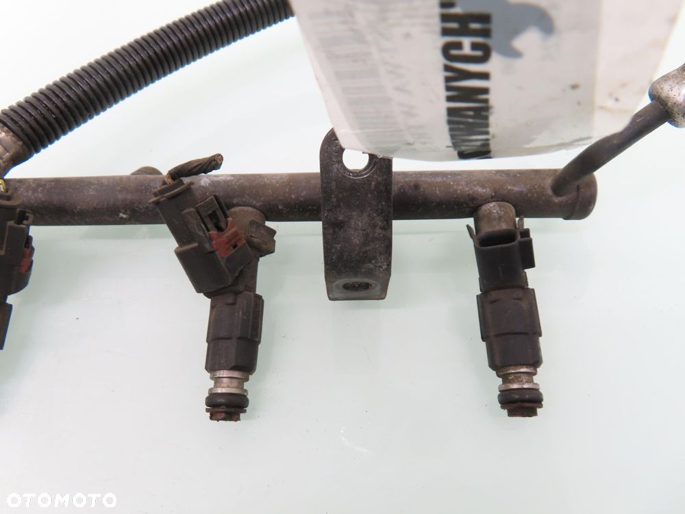 LISTWA WTRYSKOWA CHRYSLER  VOYAGER III 2.0 0280155784 04669938 - 6