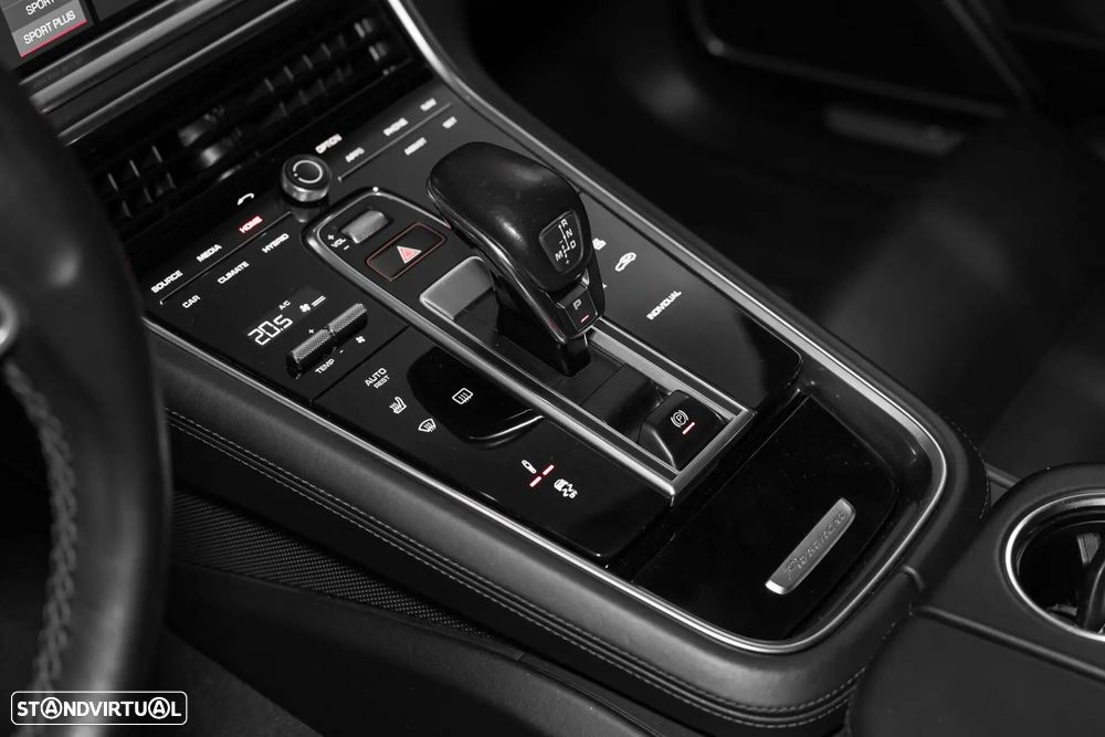 Porsche Panamera Sport Turismo 4 E-Hybrid - 43