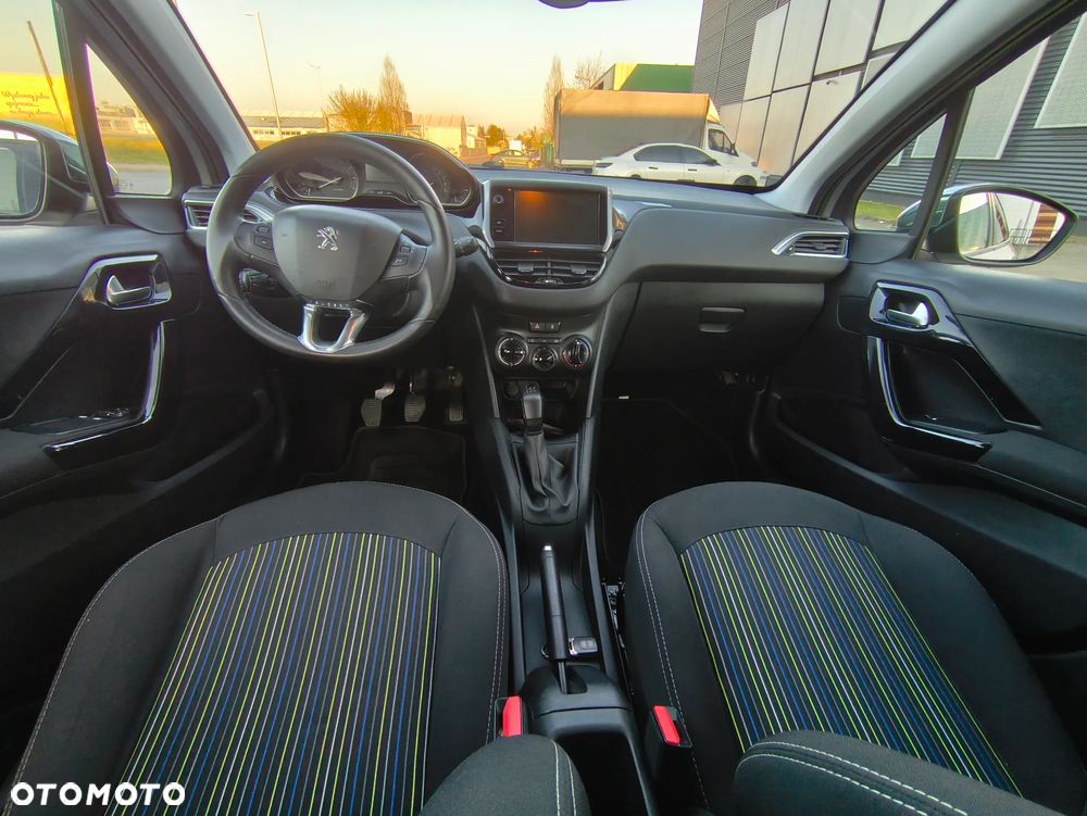 Peugeot 208 PureTech 82 Urban Move - 9