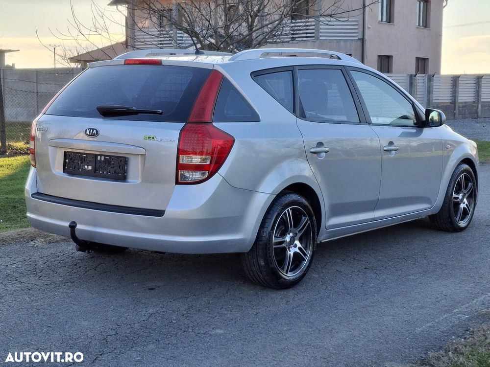 Kia Ceed 1.6 CRDi ISG Spirit - 4