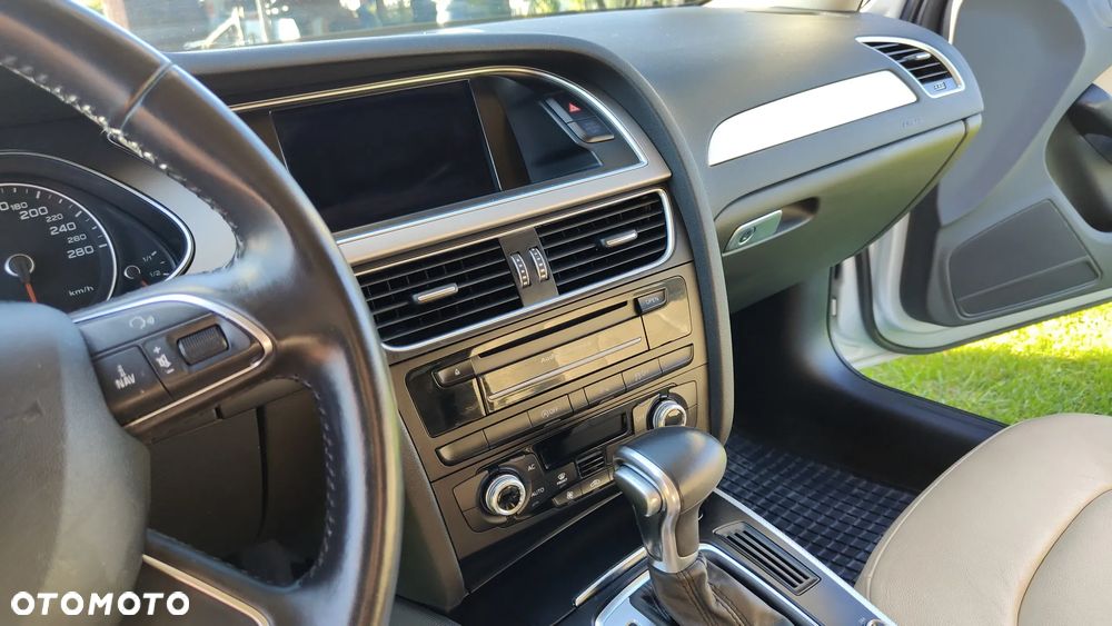 Audi A4 Avant 2.0 TDI DPF multitronic S line Sportpaket - 29
