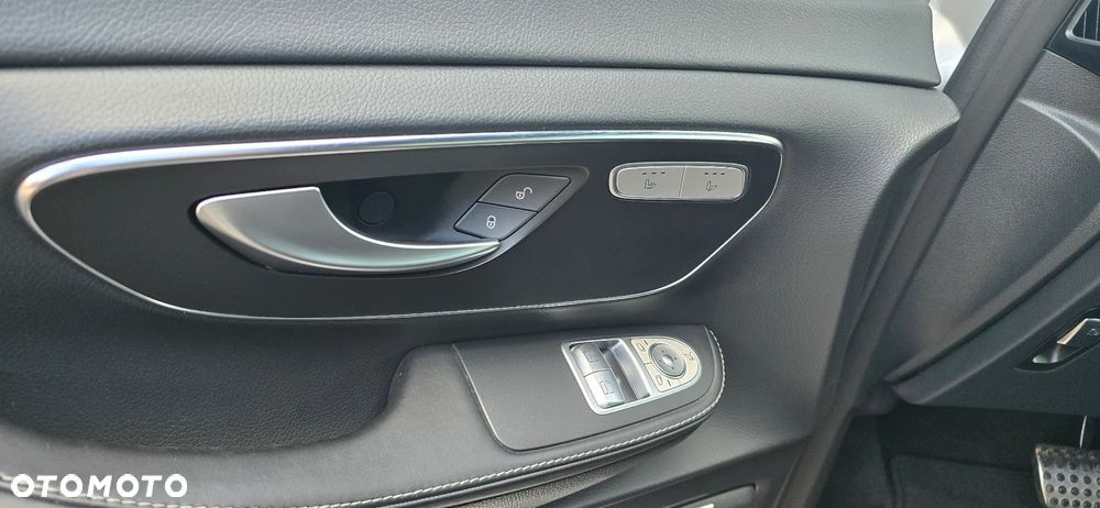 Mercedes-Benz Klasa V 300 d Avantgarde 9G-Tronic - 21