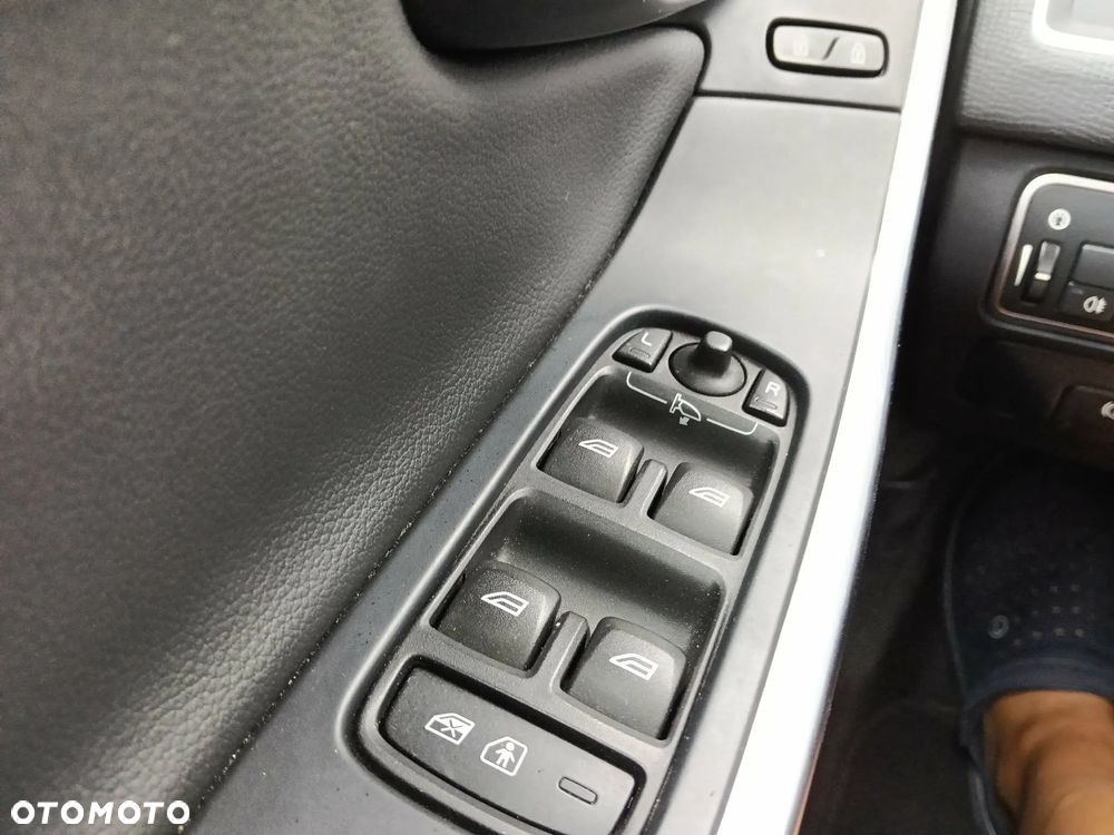 Volvo XC 60 D3 Geartronic Summum - 21