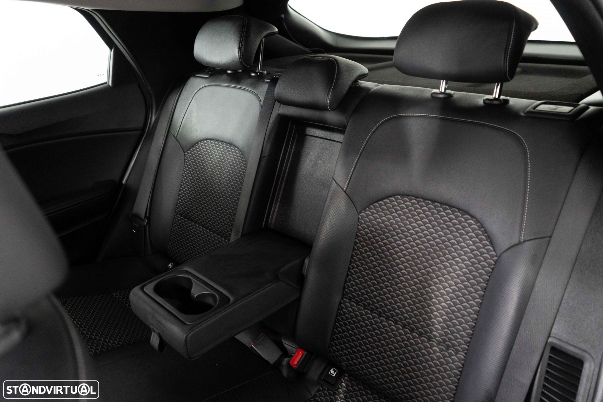 Kia XCeed 1.6 GDi PHEV Drive - 9