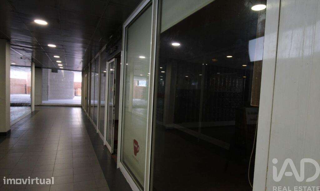 Loja / Estabelecimento Comercial em Gondomar (São Cosme), Valbom e Jov - Grande imagem: 3/10