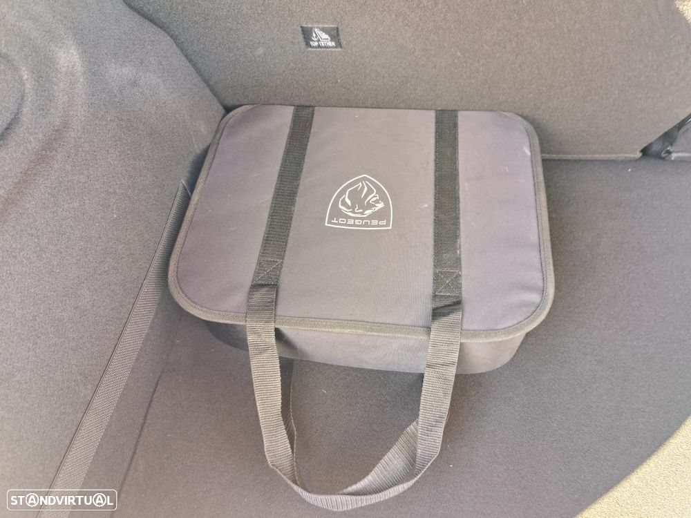 Peugeot e-208 Allure Pack - 25
