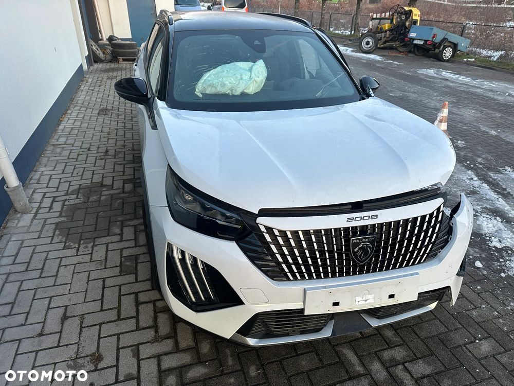 Peugeot 2008 PureTech 130 EAT8 GT - 1