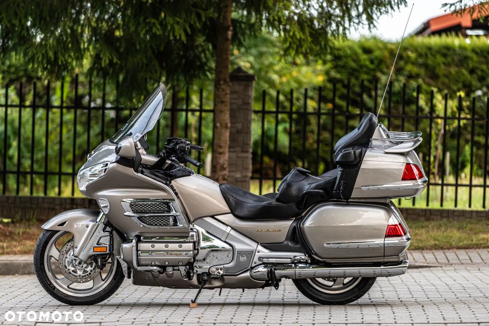 Honda GL - 12
