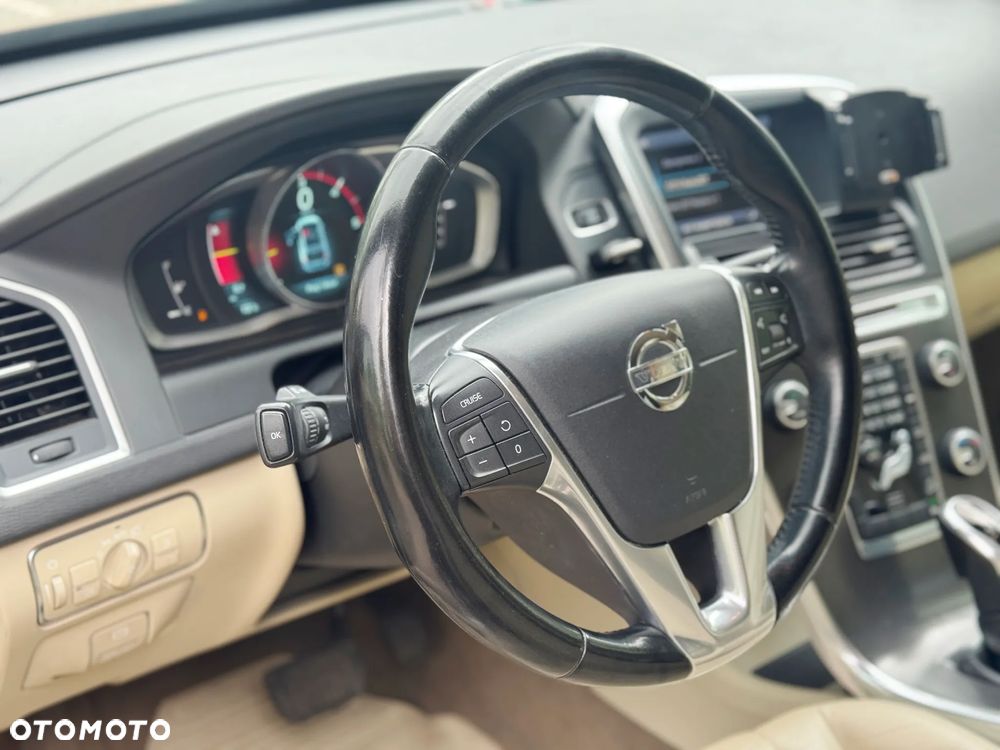 Volvo XC 60 2.4D AWD Summum - 23