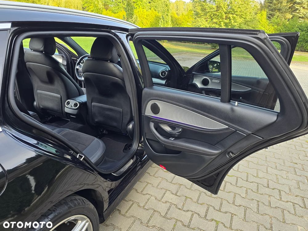 Mercedes-Benz Klasa E 220 d T 9G-TRONIC AMG Line - 21