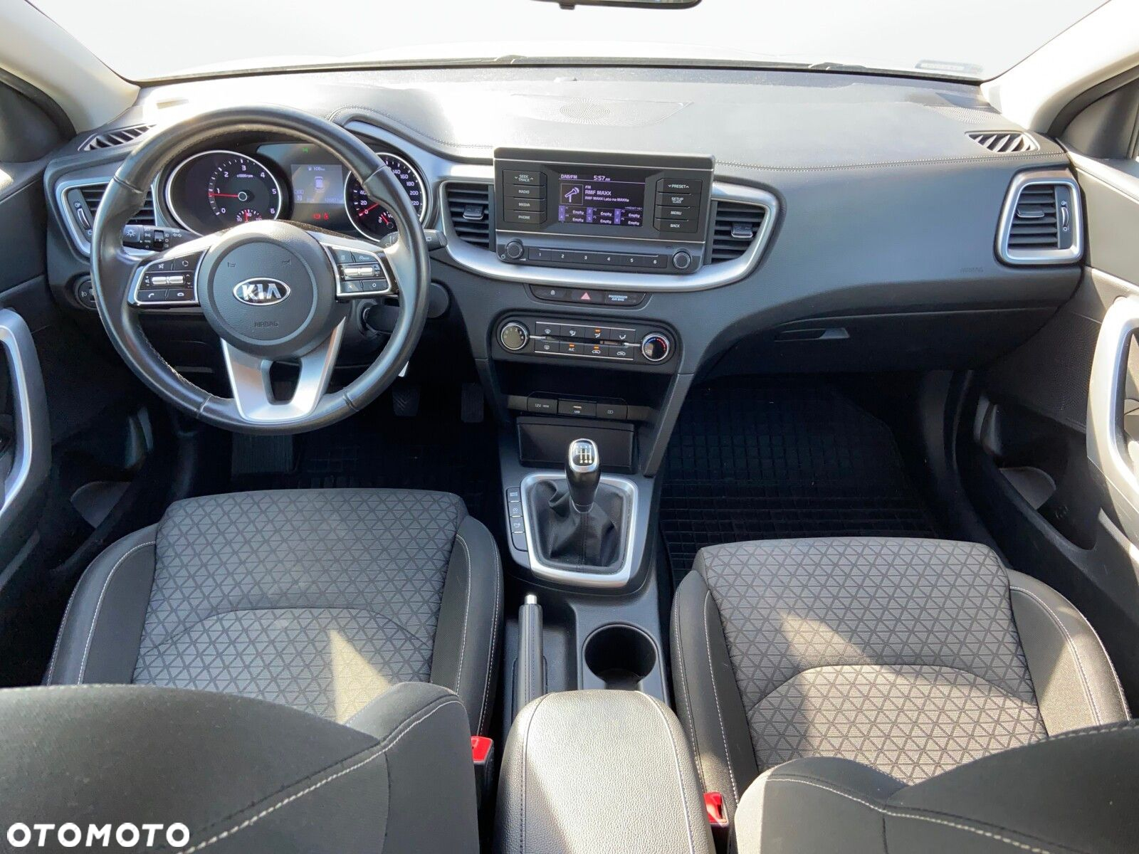 Kia Ceed 1.6 CRDi mHEV S - 11