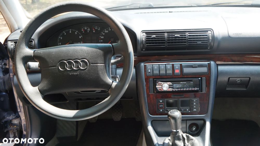 Audi A4 Limousine - 38