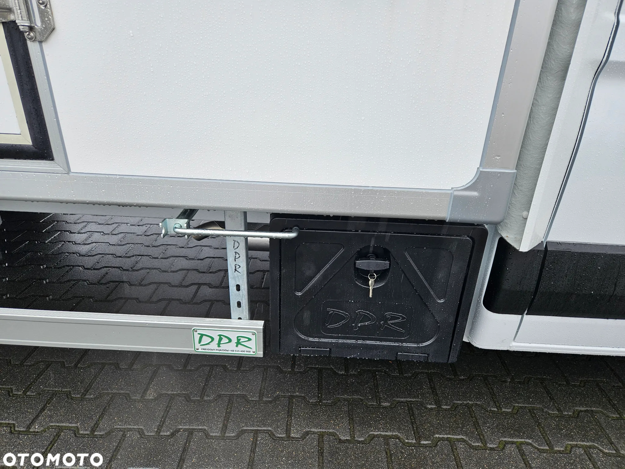 Renault nowy Master kontener 8 EP + winda - 4