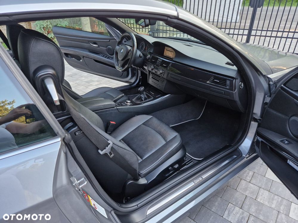 BMW Seria 3 325i - 29