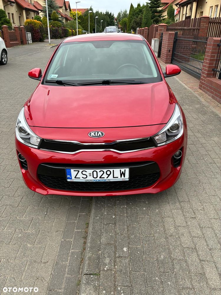 Kia Rio 1.2 L - 6