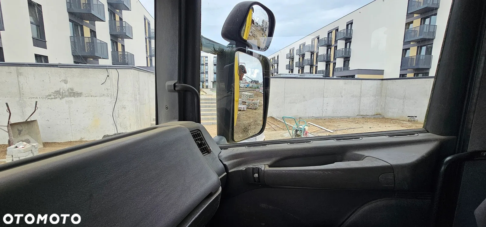Scania 94C 6X4 - 21