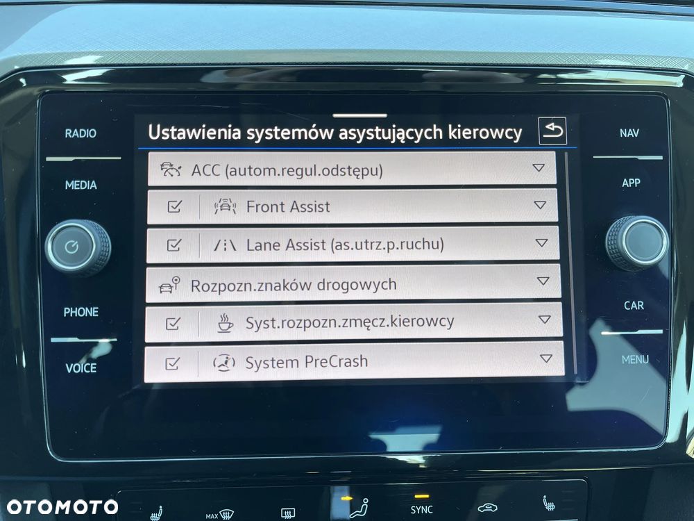 Volkswagen Passat - 29