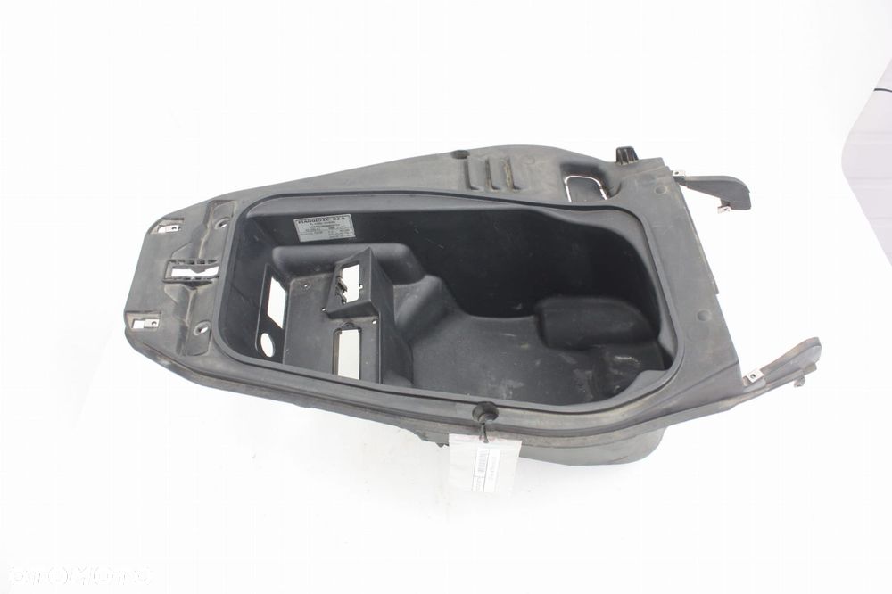 SCHOWEK KUFER BAGAŻNIK Gilera Nexus 125 250 06-13 - 1