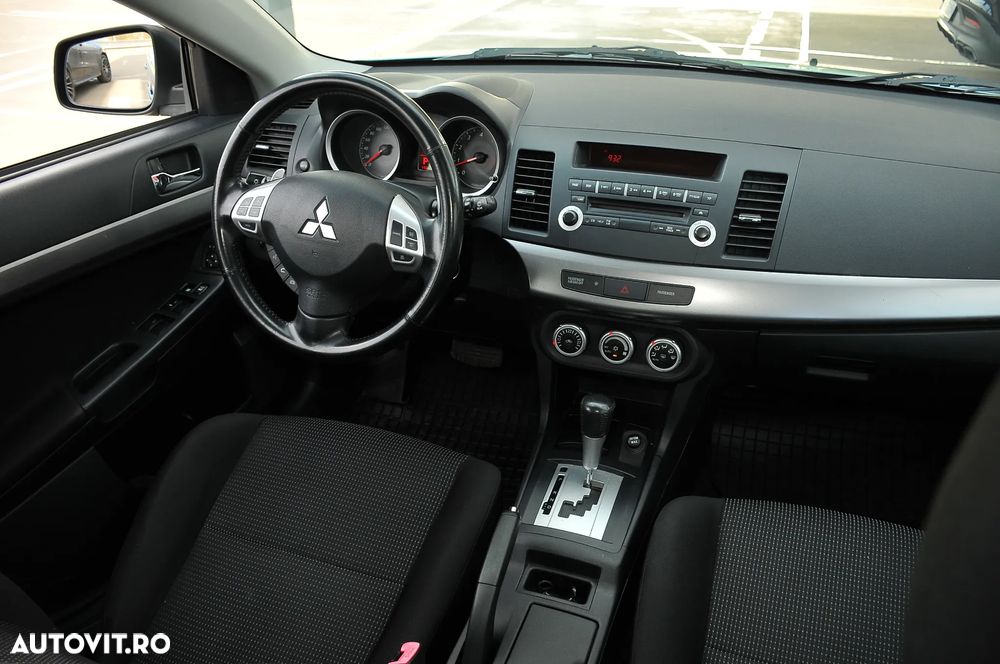 Mitsubishi Lancer 1.8 CVT Intense - 3
