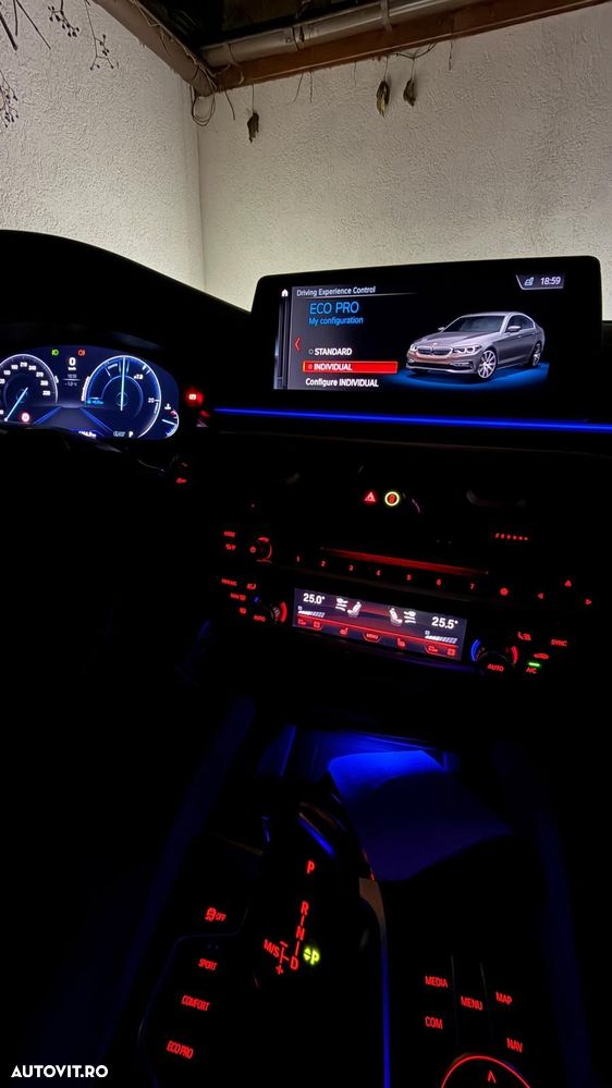 BMW Seria 5 520d xDrive AT - 31