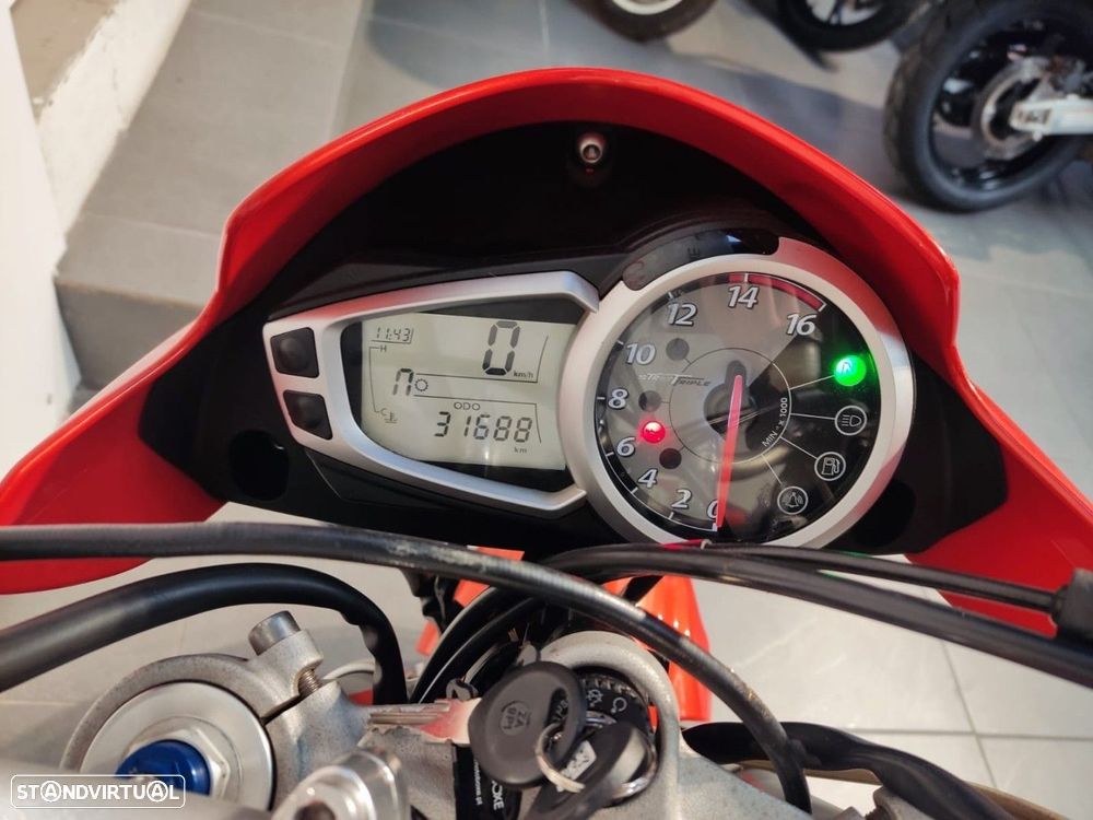 Triumph Speed Triple 675 R - 5