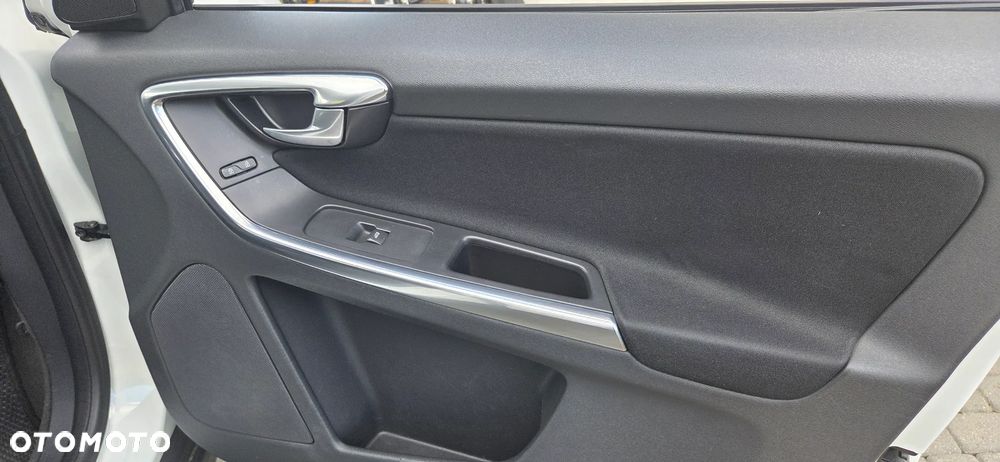 Volvo XC 60 D3 Momentum - 10