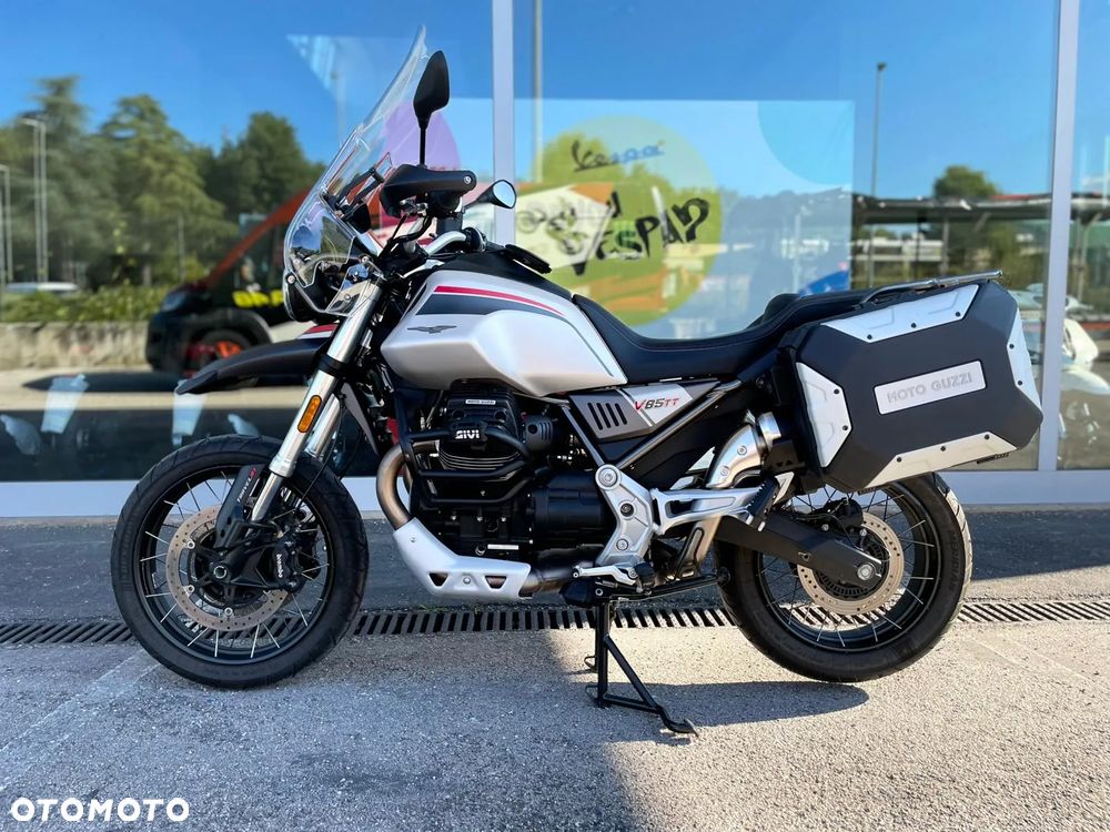 Moto Guzzi V85 - 2