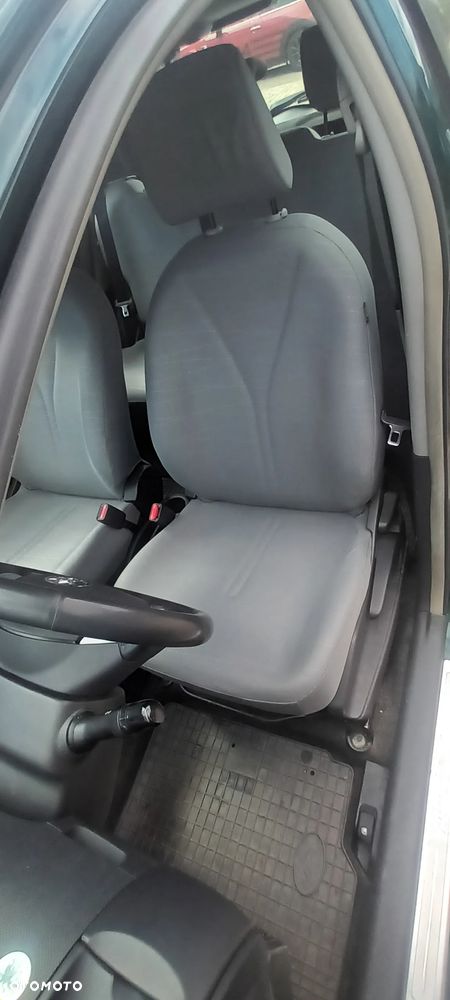 Toyota Yaris 1.3 Sol - 11