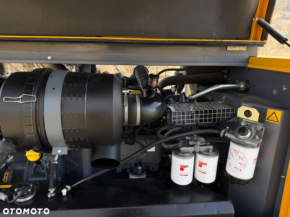 Atlas Copco XAHS 186 Kompresor Śrubowy Sprężarka potężna mocna 11m3. 12 bar regulowanych. Bogata wersja z chłodnicą cyklonową! z Norweskiej Upadłości! Niski Przebieg 1900mtg. 2014rok silnik DEUTZ.150 KM. serwisowany w DEKRA. OKAZJA - 7