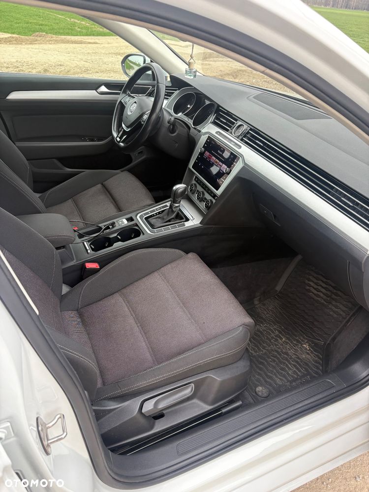 Volkswagen Passat 2.0 TDI (BlueMotion Technology) DSG Trendline - 12