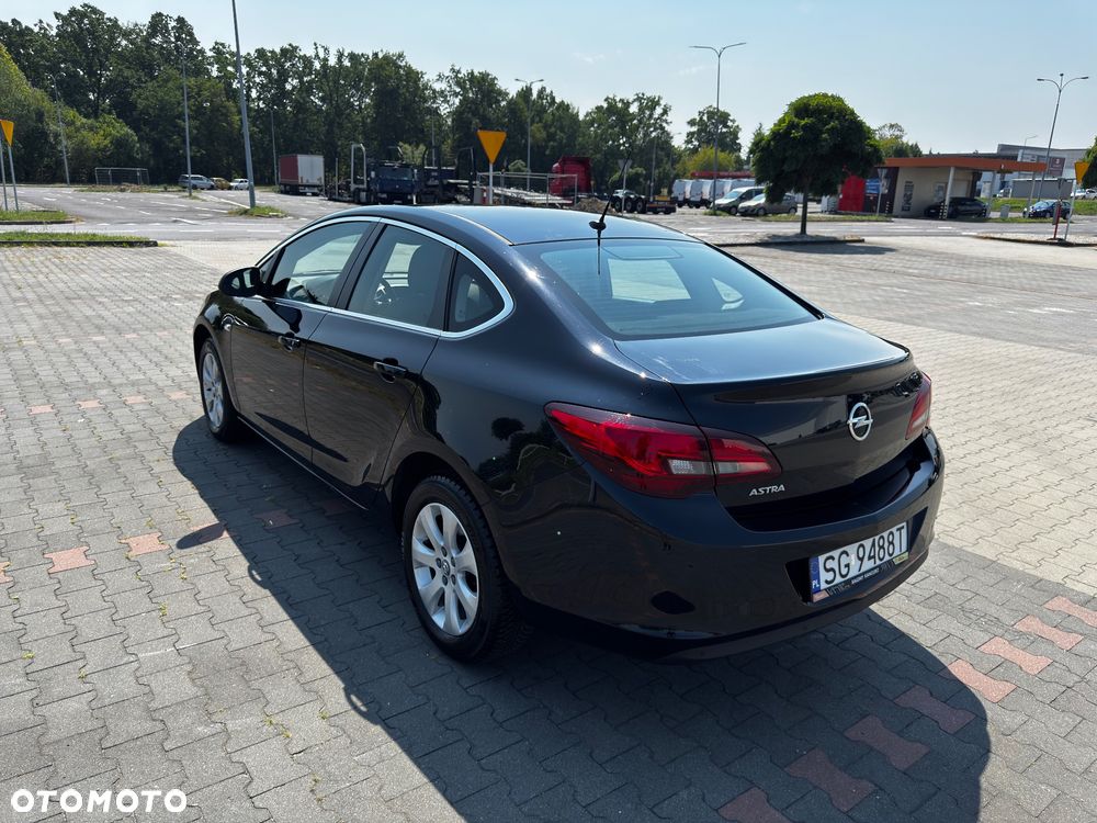 Opel Astra 1.6 EU6 - 13