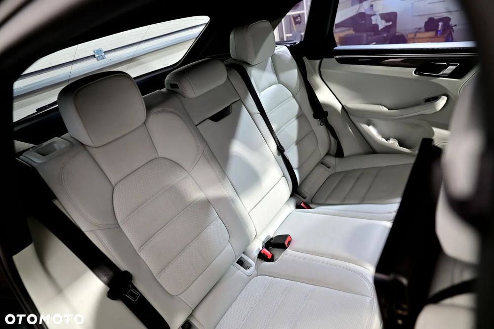 Porsche Macan - 12