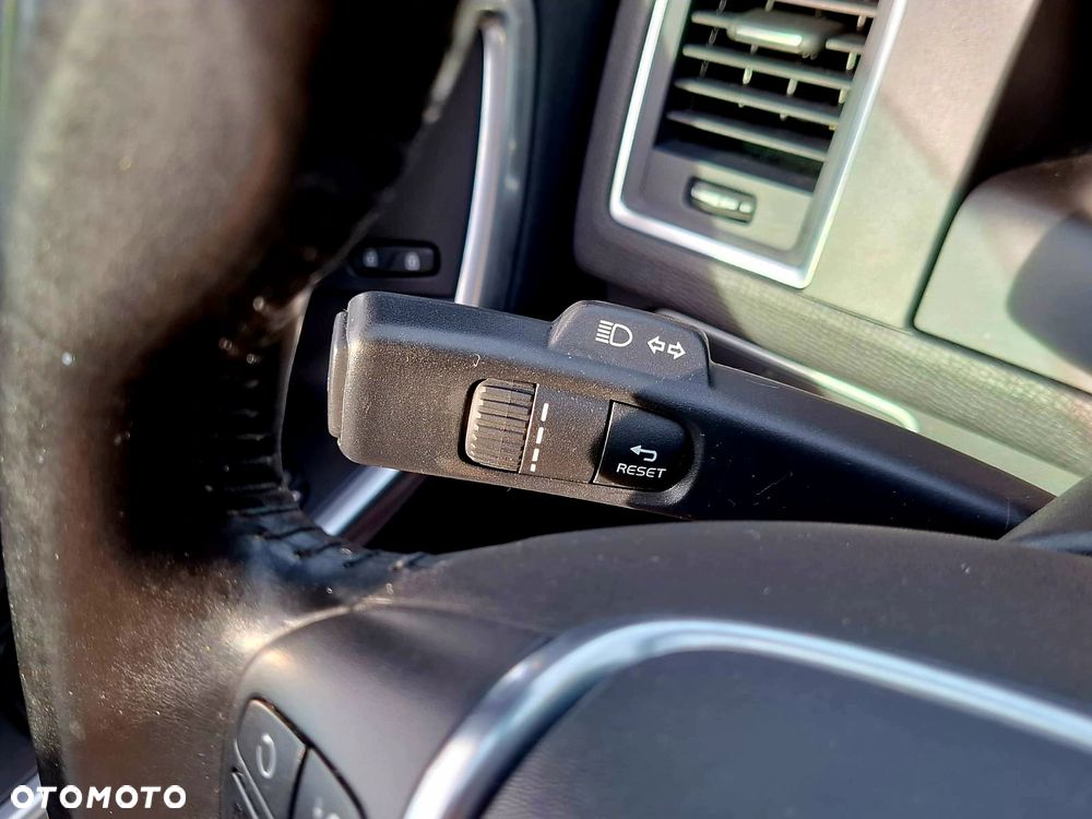 Volvo XC 60 - 8
