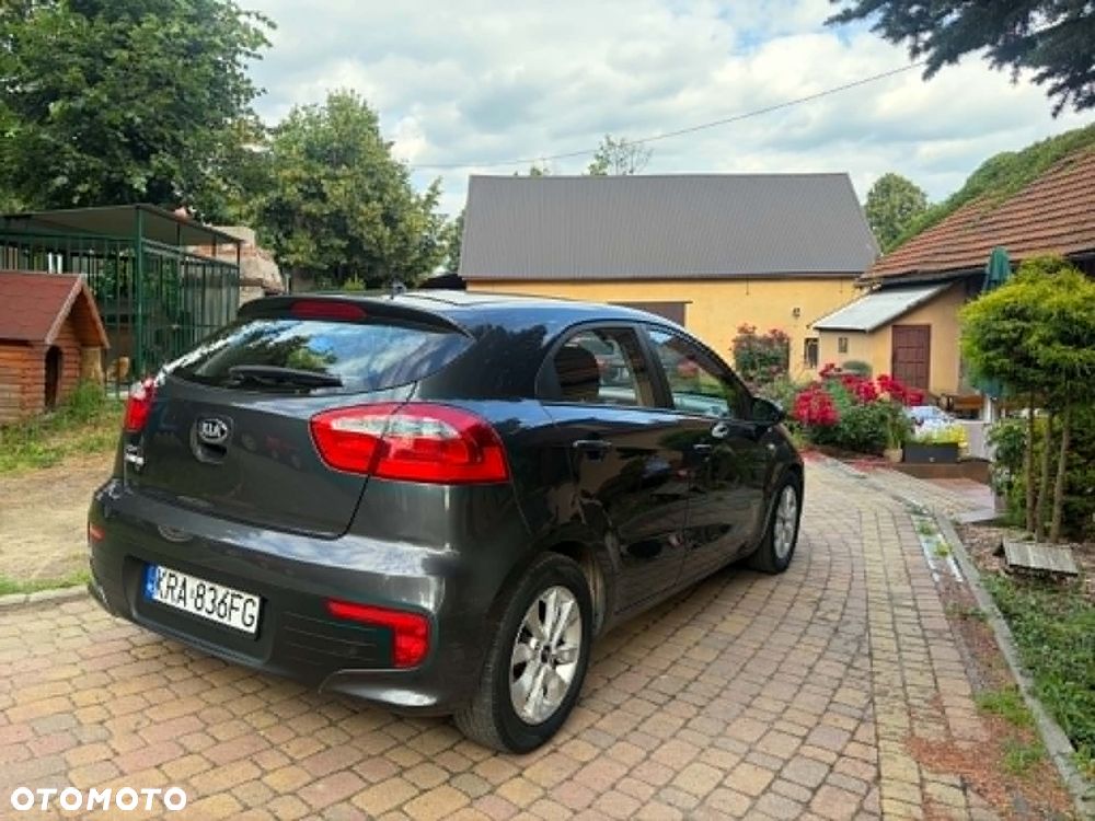 Kia Rio 1.2 L - 9
