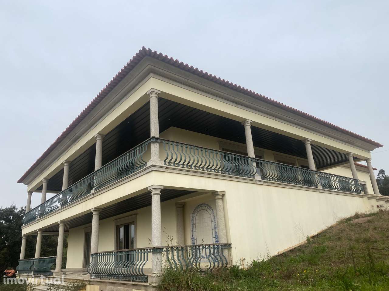 Moradia T7 com 1323m2 de construção e 6867m2 terreno na Trofa - Grande imagem: 4/29