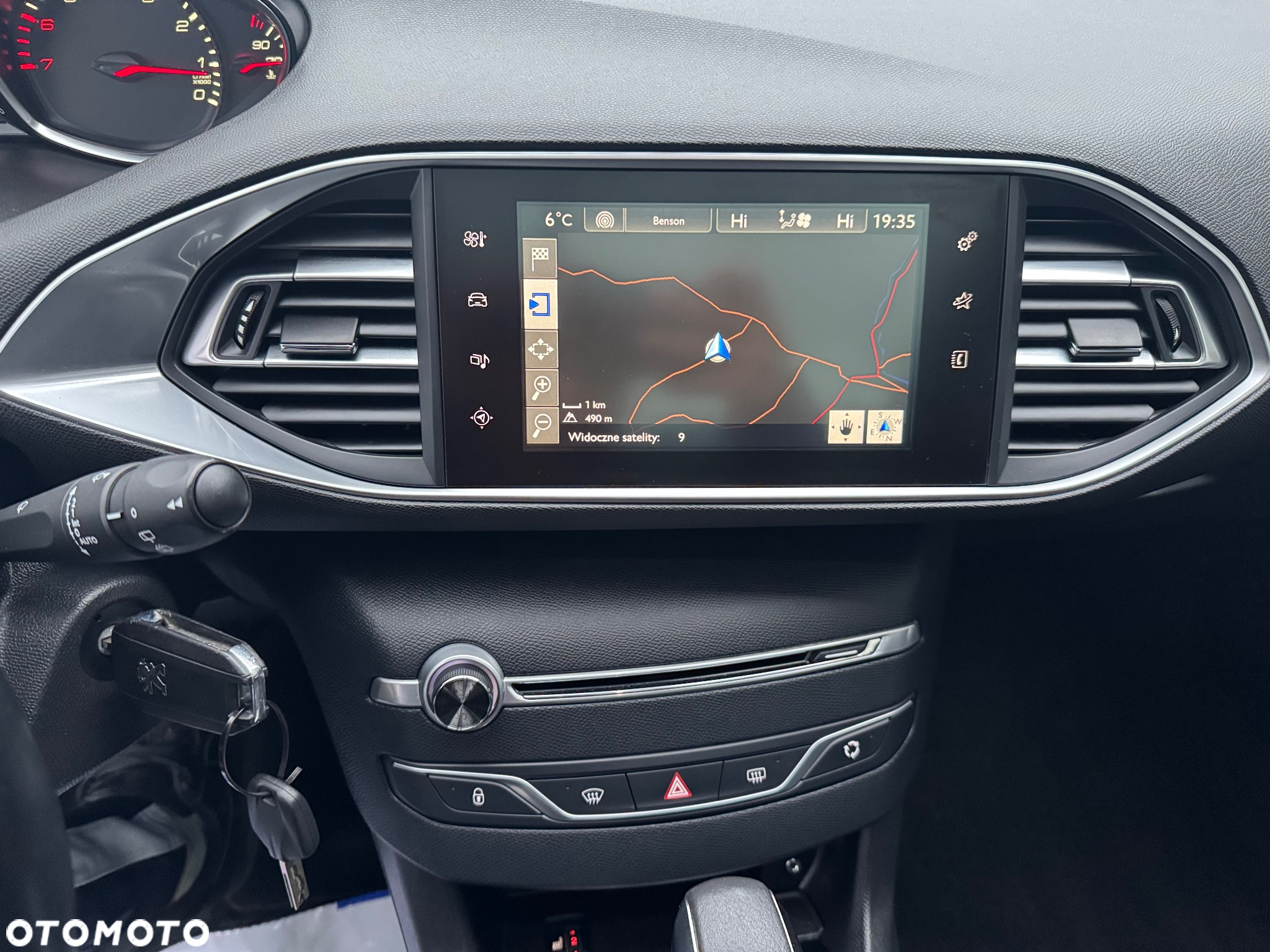 Peugeot 308 SW 1.2 PureTech Allure S&S EAT6 - 19