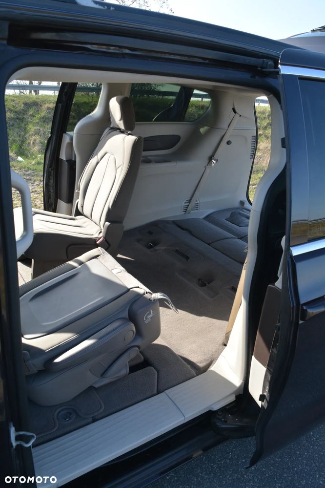 Chrysler Pacifica - 34