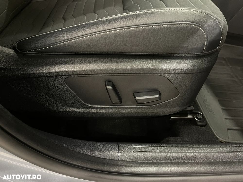 Kia Sportage 1.6 T-GDI HEV 6AT 4x2 Business Line - 26