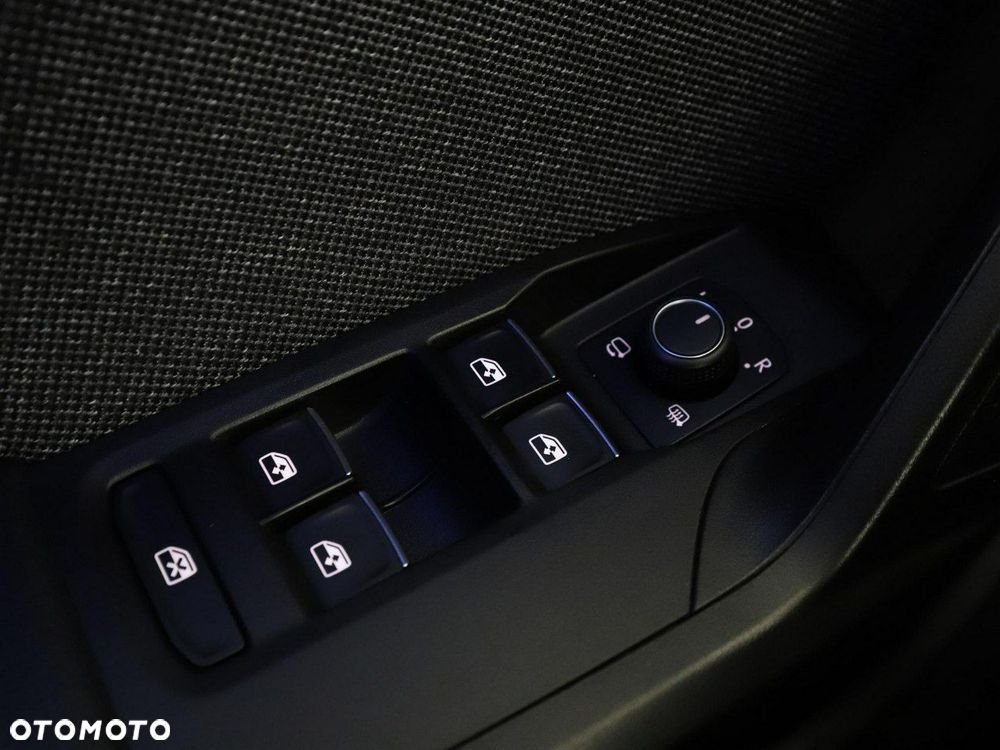 Seat Leon 1.5 eTSI ACT OPF DSG Xcellence - 36