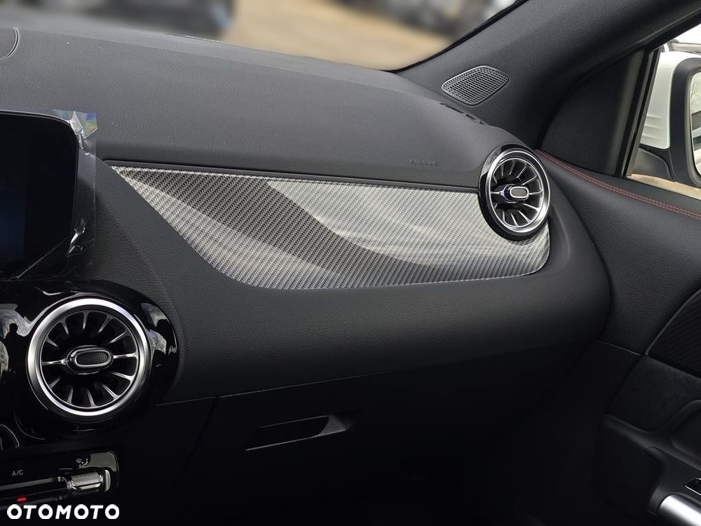 Mercedes-Benz GLA 200 mHEV AMG Line 7G-DCT - 27