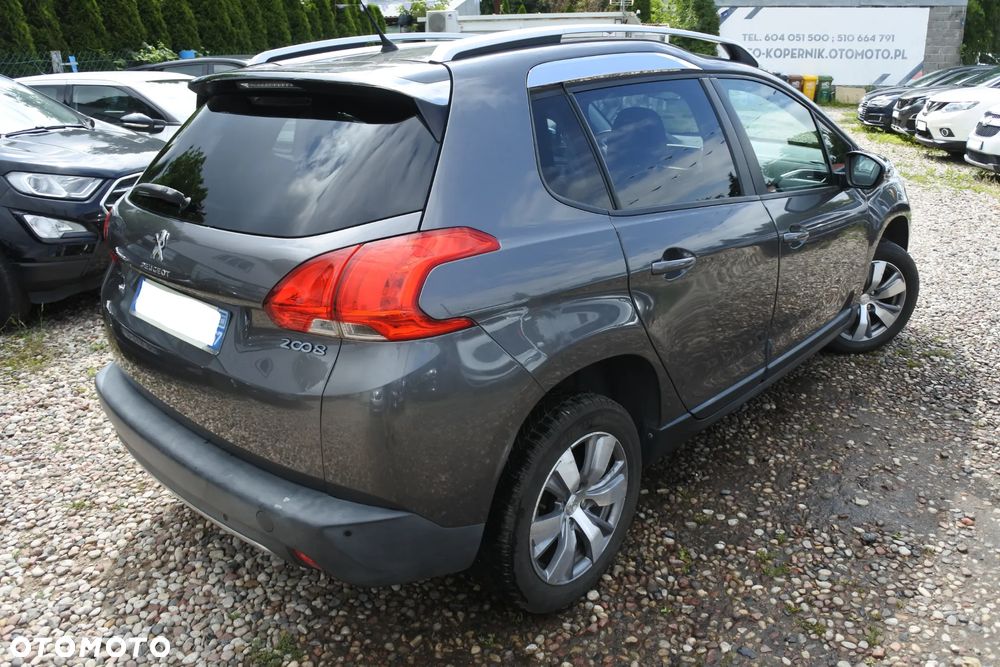 Peugeot 2008 1.2 Pure Tech Style - 3